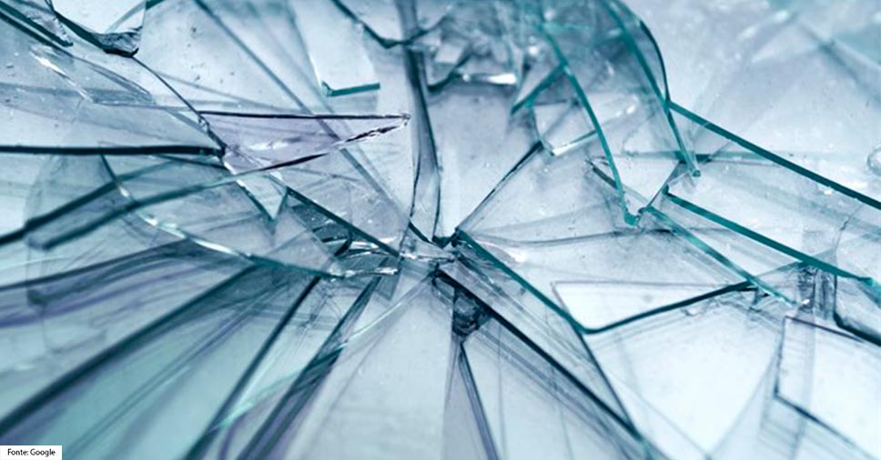 exemplo explicando por que as fachadas de vidro adoecem