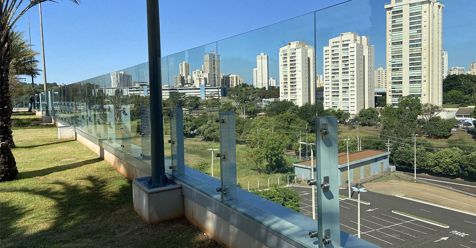 Guarda Corpo de Vidro